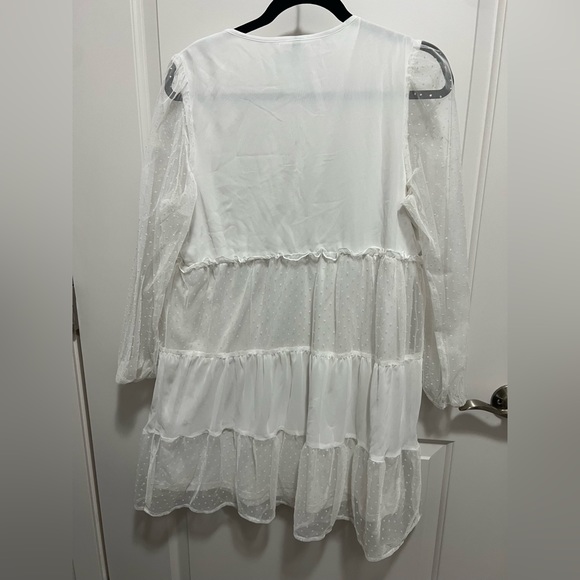 White dress - Picture 3 of 3